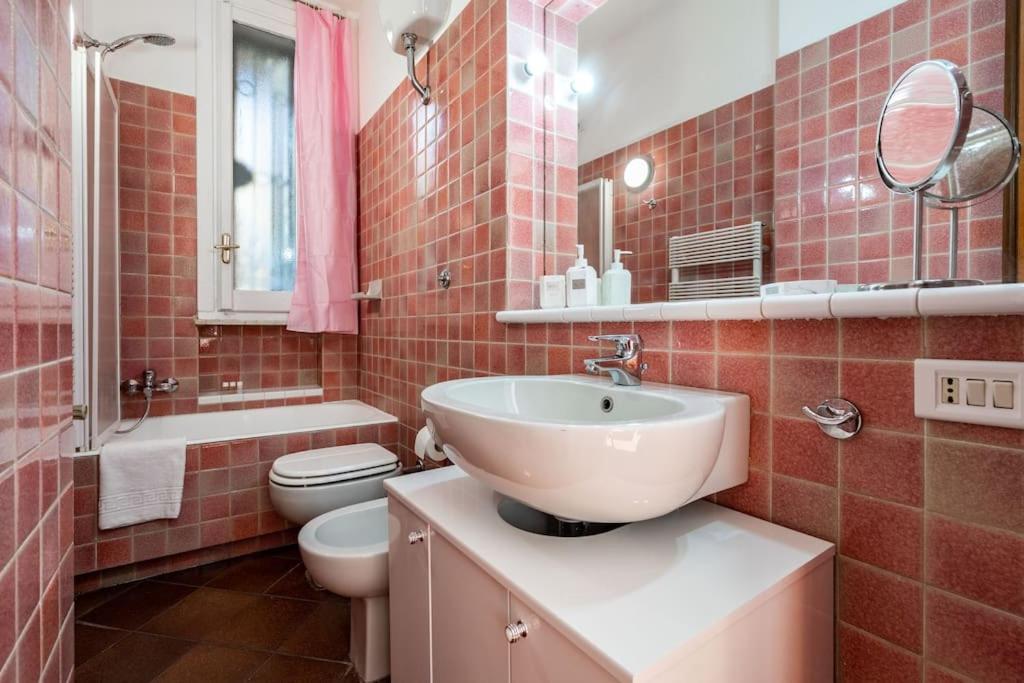 A Due Fermate Dal ColosseoWi-Fi & Netflix Gratis Apartment โรม ภายนอก รูปภาพ